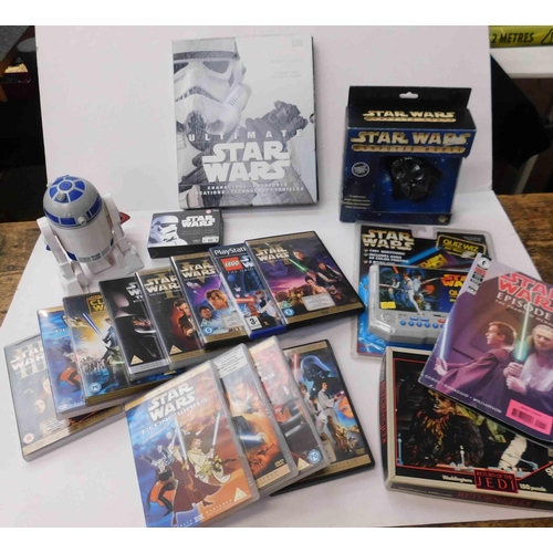 52 - Star Wars - related items