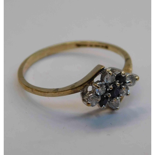 118 - 9ct Gold - sapphire stone set ring