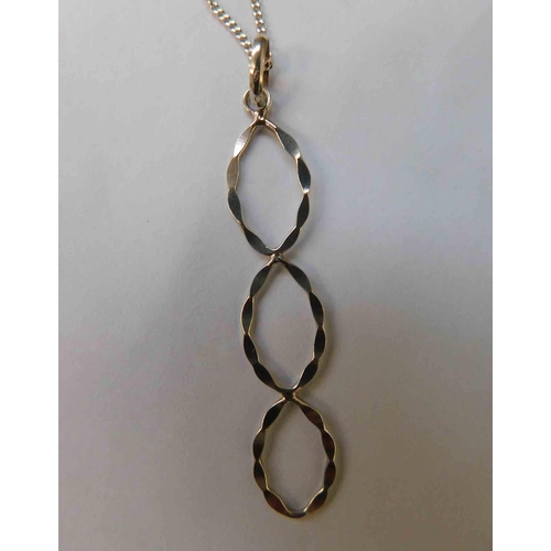 262 - Silver chain & pendant