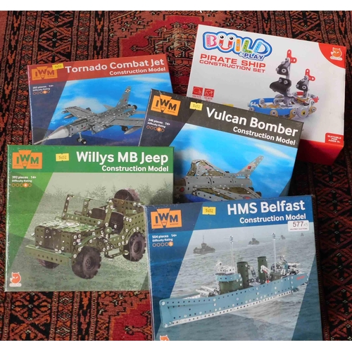 577 - Collection of construction models incl. HMS Belfast, Vulcan bomber etc.