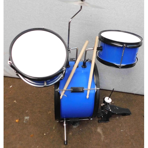 632 - Child's drum set