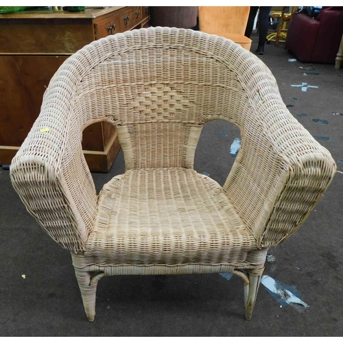639 - Wicker chair
