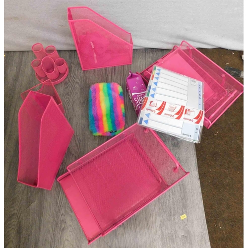 664 - Collection of pink office stationery