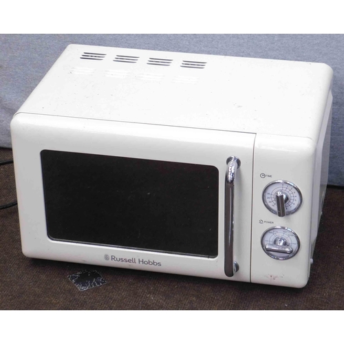 672 - Russell Hobbs microwave-unchecked