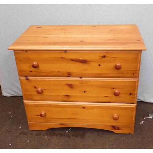 735 - 3x Drawer solid pine unit