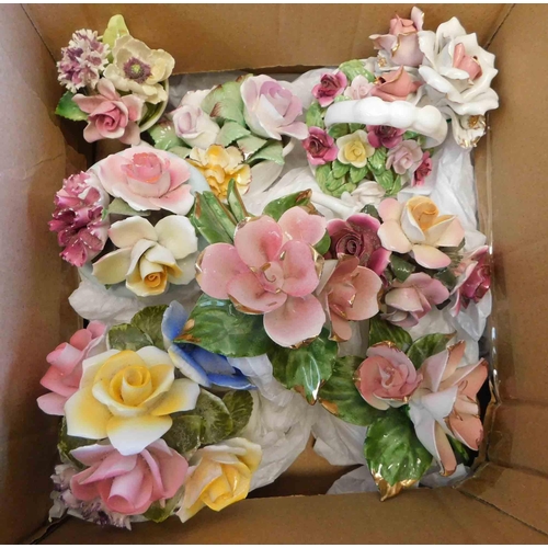 810 - Collection of ceramic florals
£1 start - all monies go to Bradford Nightstop charity - NO COMMISSION... 