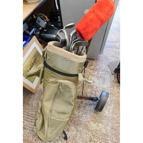 812 - Selection of golf clubs inc wheeled trolley
£1 start - all monies go to Bradford Nightstop charity -... 