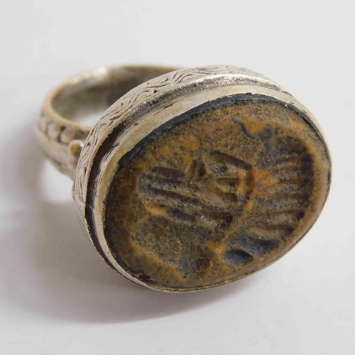 141 - Antique - white metal - Islamic armorial stamp ring