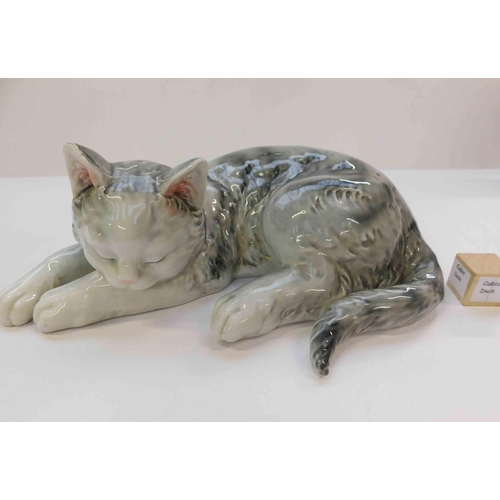 184 - Ceramic cat - no damage