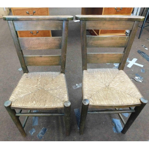 558 - 2x Chapel chairs