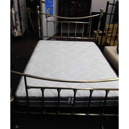 621 - Double bed & brushed brassed frame + mattress protector