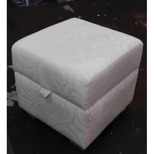 633 - Storage pouffe