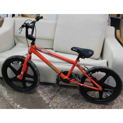 746 - Shockwave BMX bike