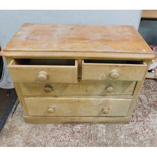 754 - 2x Over 2x wooden drawer unit