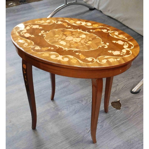 800 - Inlaid sewing table with contents