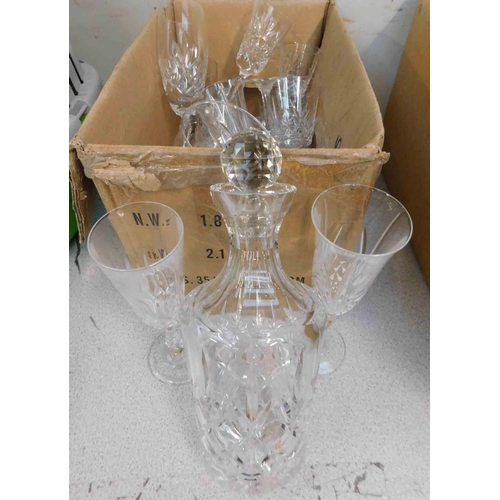 805 - Mixed crystal glasses & decanter
£1 start - all monies go to Bradford Nightstop charity - NO COMMISS... 