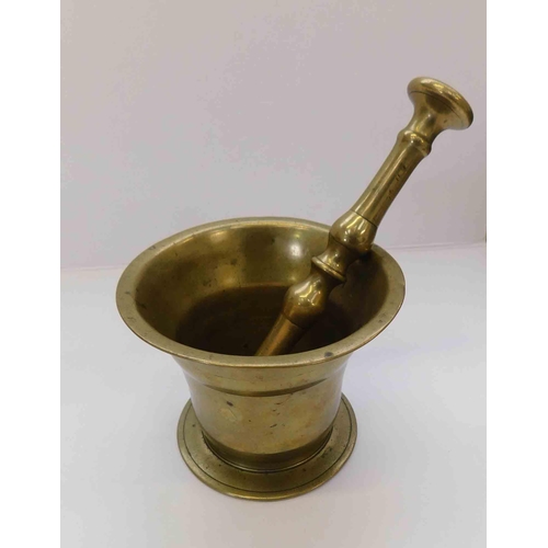 104 - Solid brass - mortar & pestle