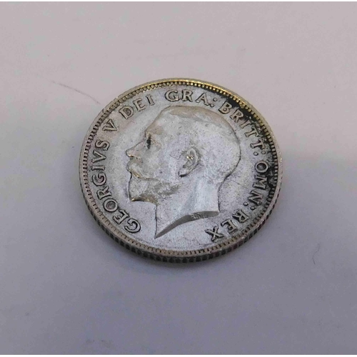 135 - 1915 dated - Six pence coin