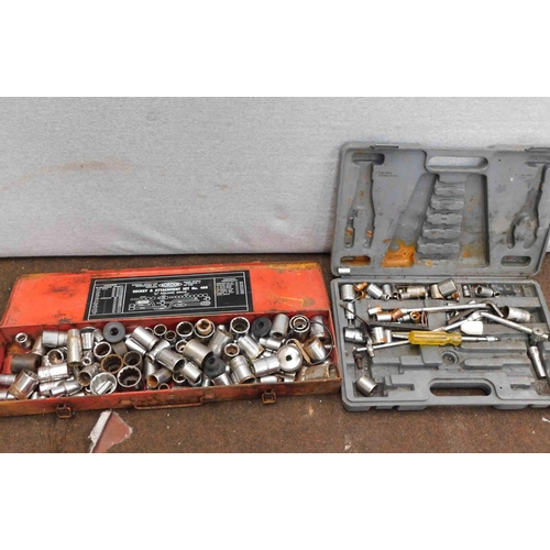 542 - 2x Socket sets