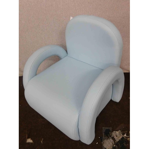 547 - Children's arm chair...