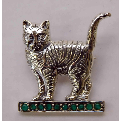 140 - Silver - stone set cat brooch