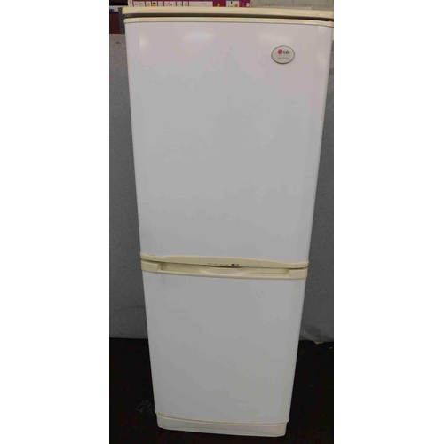 537 - LG fridge freezer W/O - approx. 60