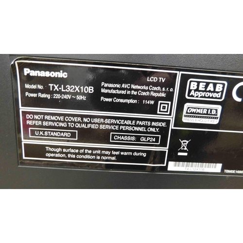 696 - Panasonic 32
