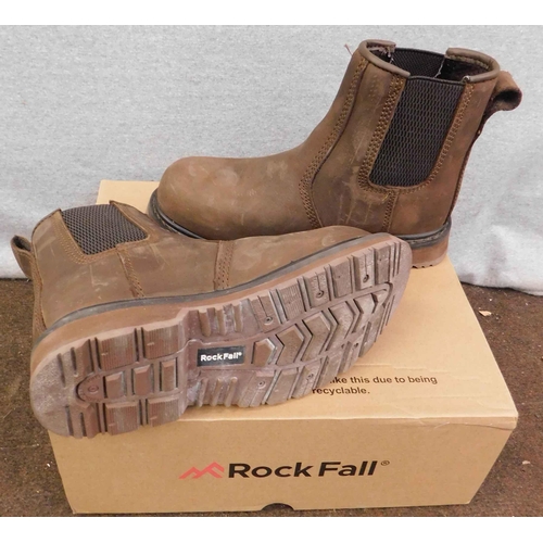 794A - Steel toe caps safety boots, boxed, size 4UK (used)...