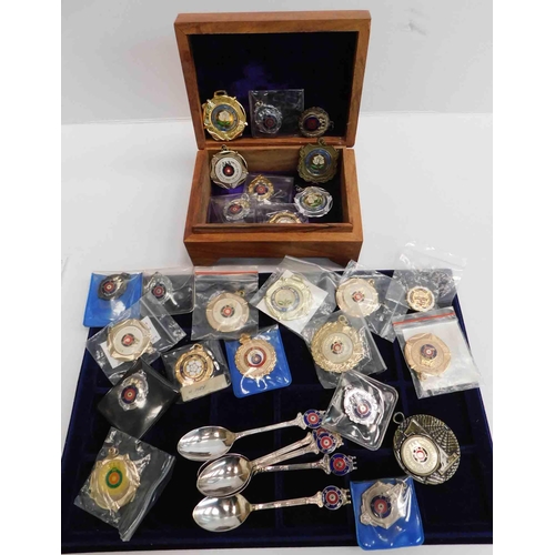 21 - Mixed items including - Leeds Air Rifle & Revolver Club badges/pendants