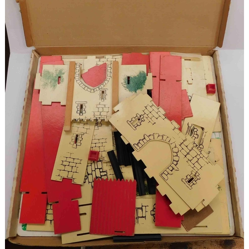 89 - Vintage - Gee Bee Toys - medieval wooden fort in box