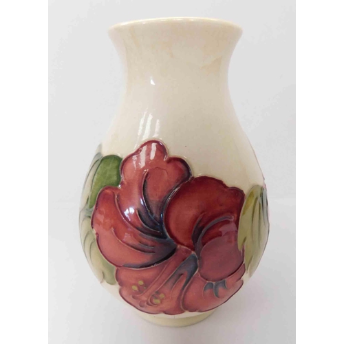 226 - Moorcroft - cream ground Hibiscus vase - approx 5.5