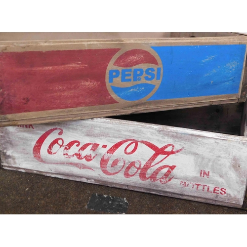 646 - 2x Wooden crates; 1x Pepsi Cola and 1x Coca Cola