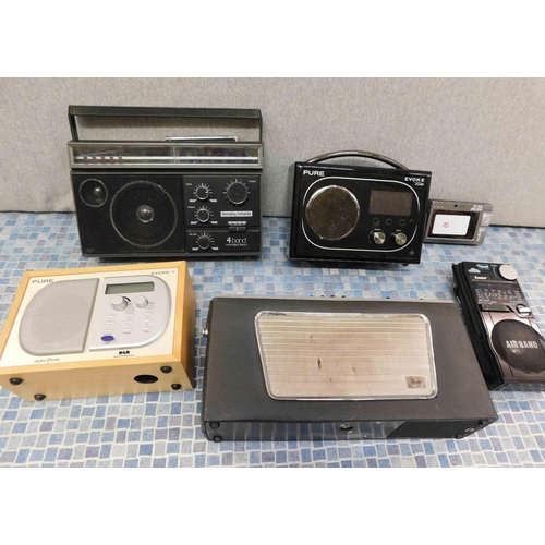 685 - Collection of radios etc inc 2x Pure & Morphy Richards-as seen