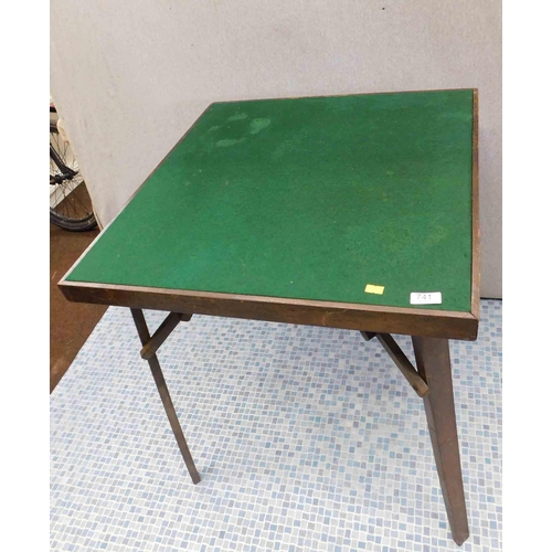 741 - Collapsible card table