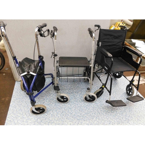 770 - 2x Wheelchairs & mobility walker