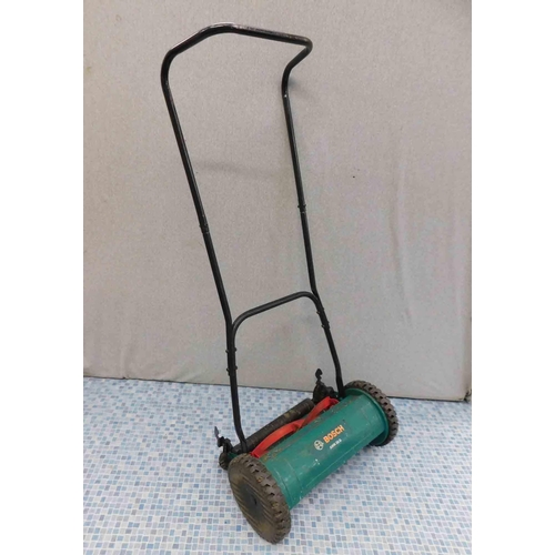 772 - Bosch hand push manual lawn mower - AHM38G