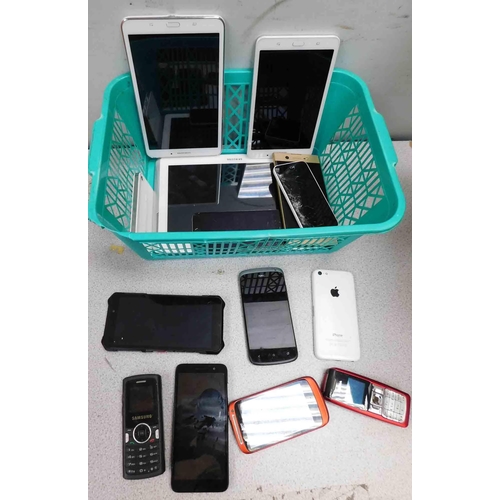 787 - Selection of phones & tablets (unchecked)