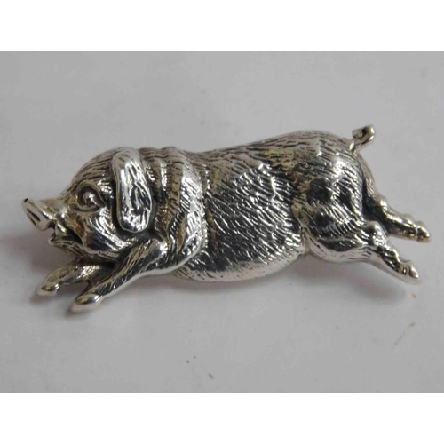 122 - Sterling silver - pig brooch