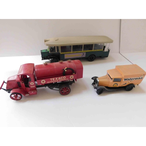 207 - Large G scale - model bus/Waterman van & Texaco truck