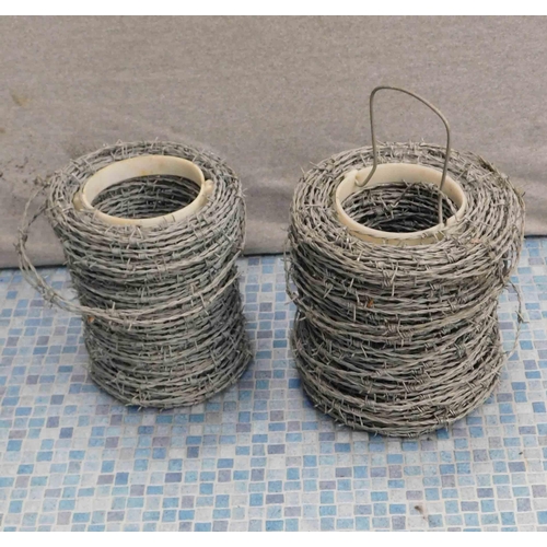 514 - 2x Rolls of barbed wire