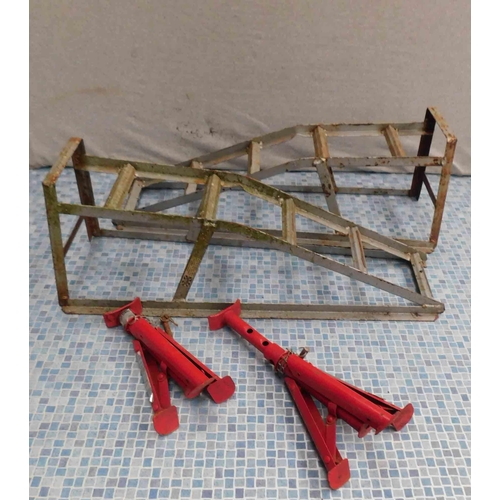 519 - Set of car ramps + 2x axle stands