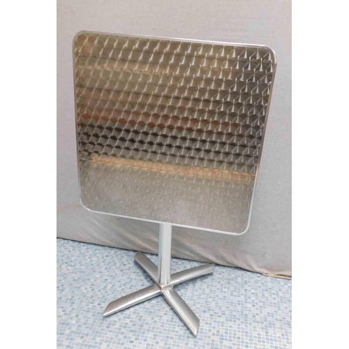 546 - Flip up aluminium table