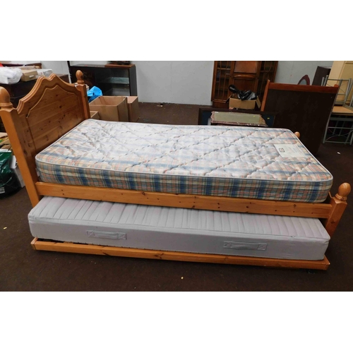 548 - Single bed with guest bed