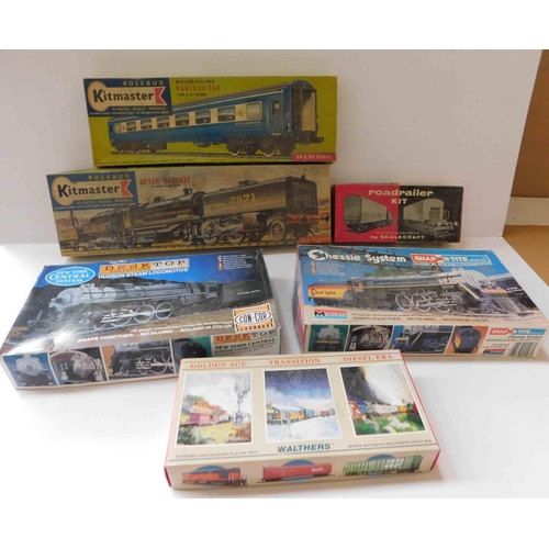 81 - Six - Model train kits - including Kitmaster - unchecked