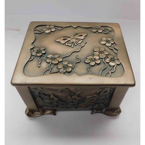 15 - Metal - trinket box/naturalistic relief detail