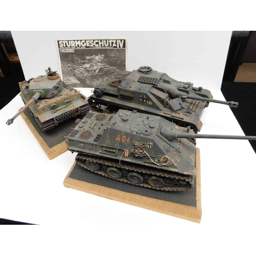 39 - Three - Bandai large scale - German tanks on plinths