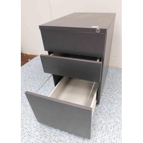 539 - Small filing cabinet