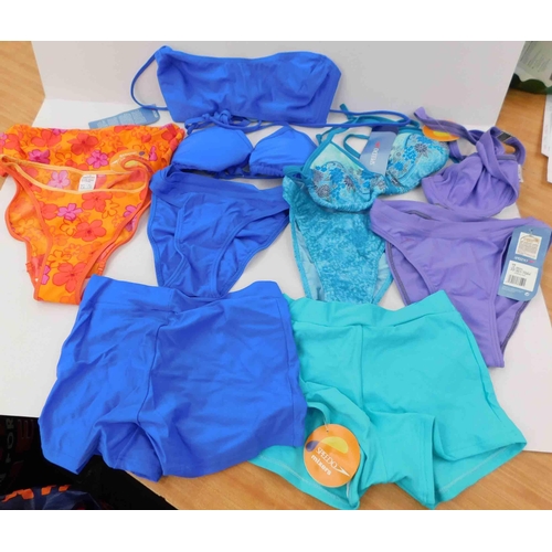 551 - Large selection of 1500 new Speedo mixers, bikinis...