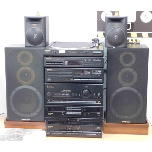 562 - Pioneer stacking hifi system with speakers (with faults)