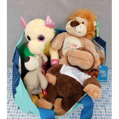 574 - Selection of miscellaneous soft toys